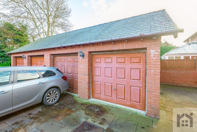 Garage &amp; parking