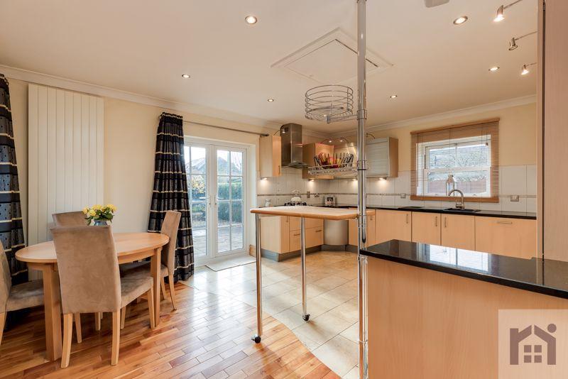 Dining kitchen