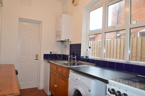 2 bedroom terraced house to rent, 26 Bank Street, Kings Heath B14 7RH