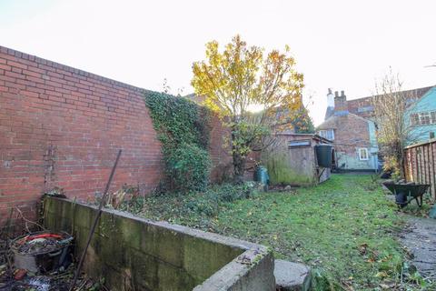 76 Allhallowgate, Ripon, HG4 1LE