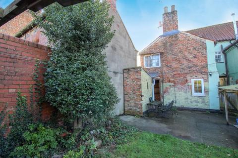 76 Allhallowgate, Ripon, HG4 1LE
