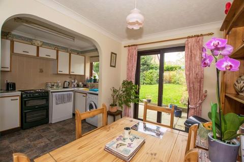 19 Bay Tree Close, Heathfield, TN21 8YG