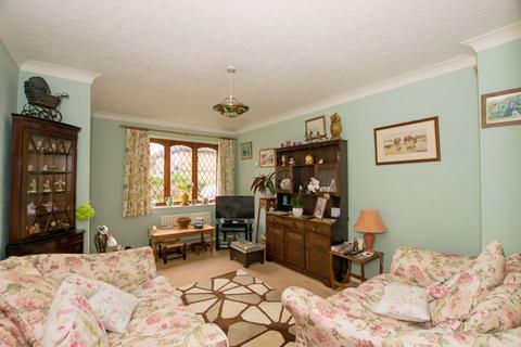 19 Bay Tree Close, Heathfield, TN21 8YG