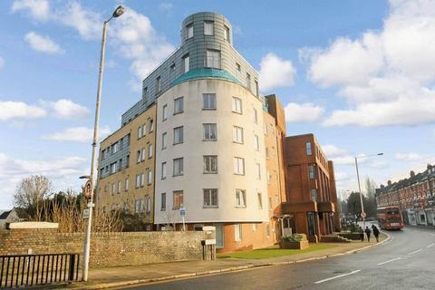 2 bedroom apartment to rent, Peterborough Road, Harrow