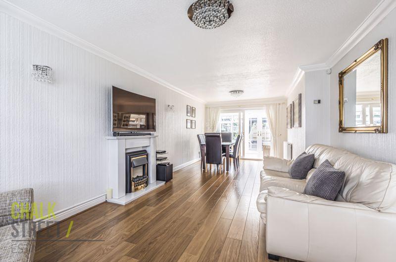 Bonington Road, Hornchurch, RM12 4 bed semidetached house £525,000