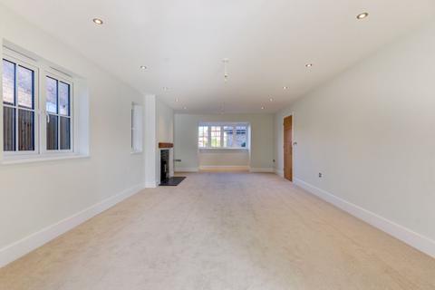 Oakhurst House West Drive, Angmering, Littlehampton, BN16 4JE