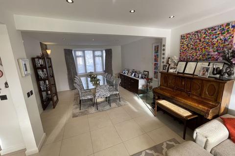 47 West Way, Edgware, HA8 9LA