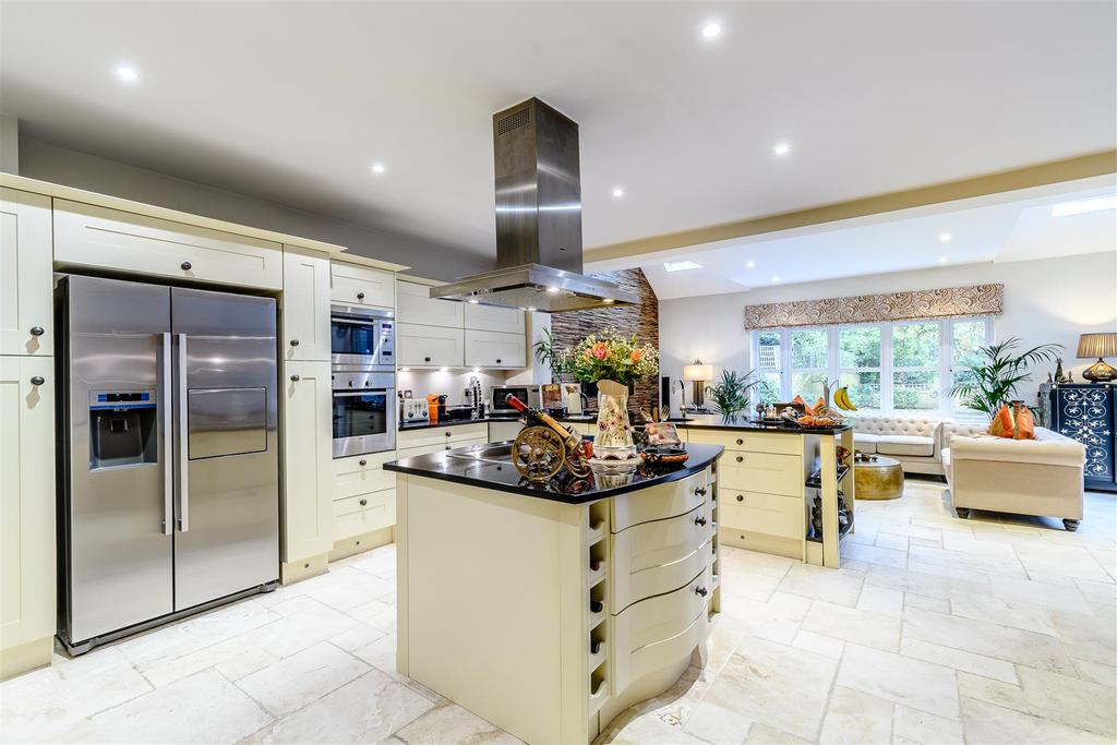 8443999-interior16.jpg