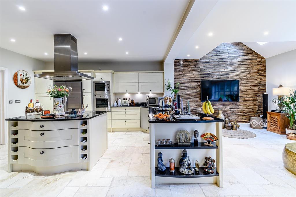 8443999-interior19.jpg