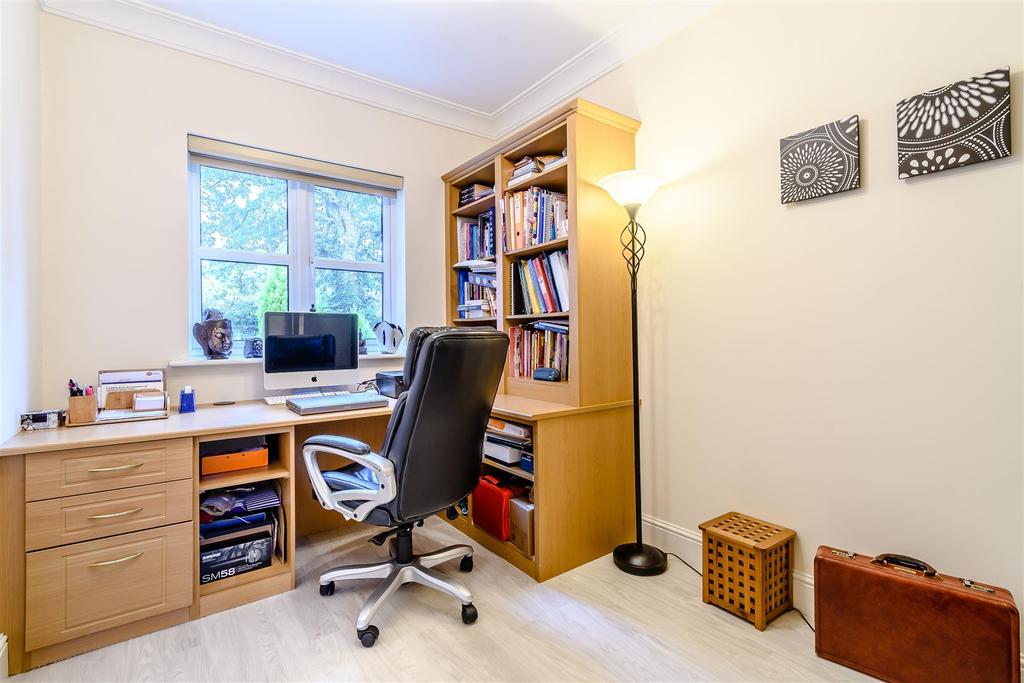 8443999-interior15.jpg