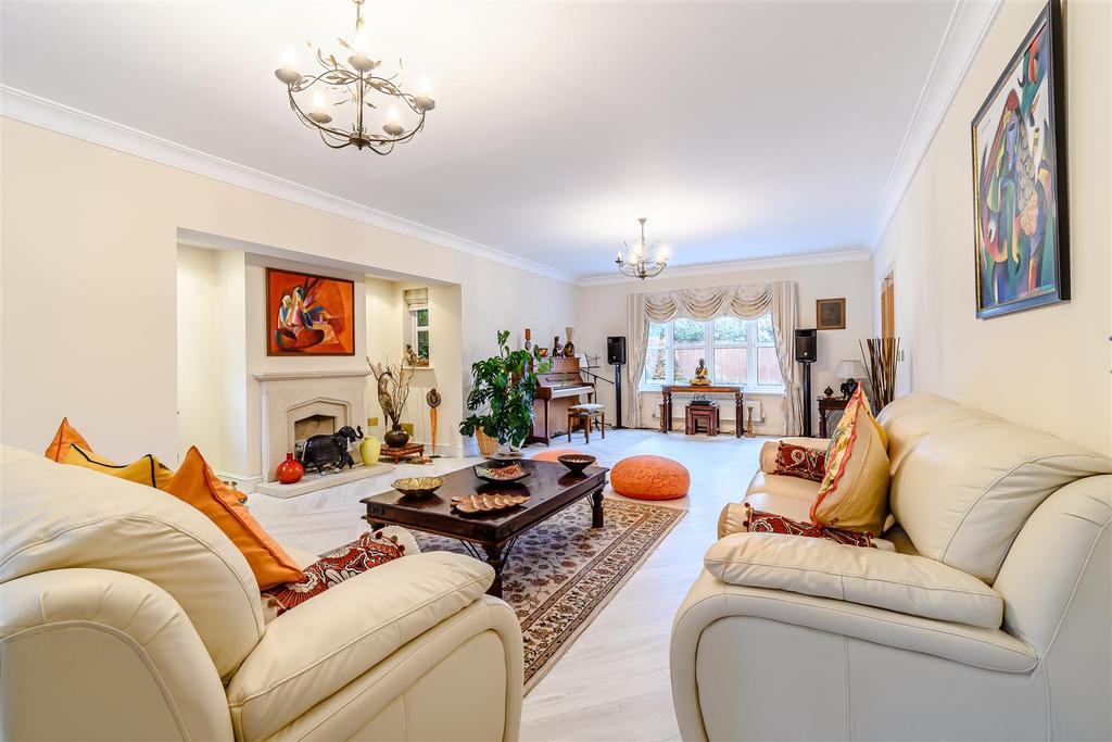 8443999-interior04.jpg