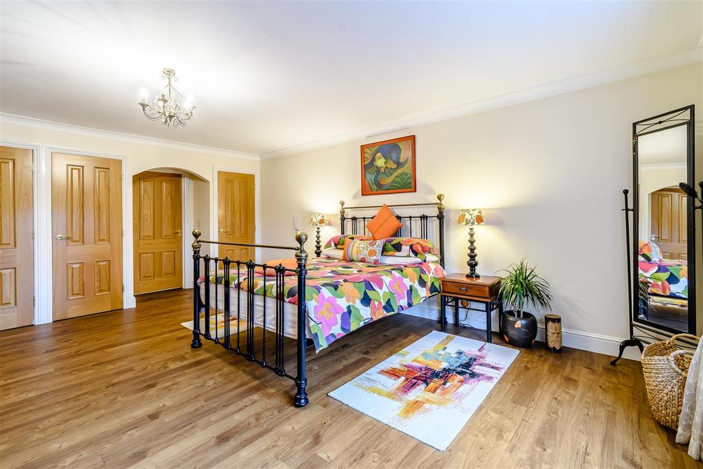8443999-interior31.jpg