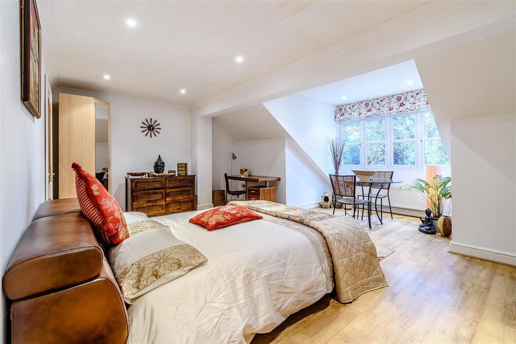 8443999-interior36.jpg