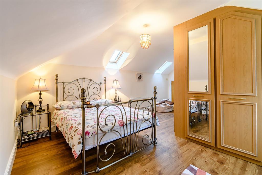 8443999-interior47.jpg