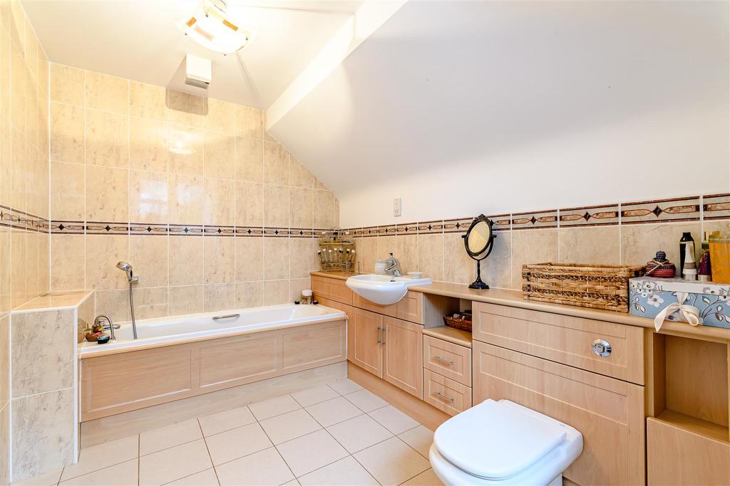 8443999-interior48.jpg