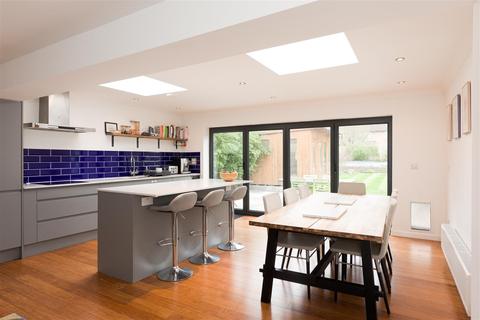 113 New Causeway, Reigate, RH2 7PP