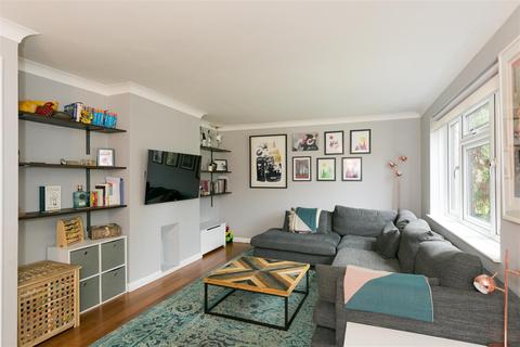 113 New Causeway, Reigate, RH2 7PP