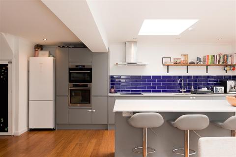 113 New Causeway, Reigate, RH2 7PP