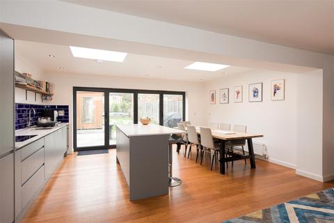 113 New Causeway, Reigate, RH2 7PP