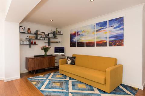 113 New Causeway, Reigate, RH2 7PP