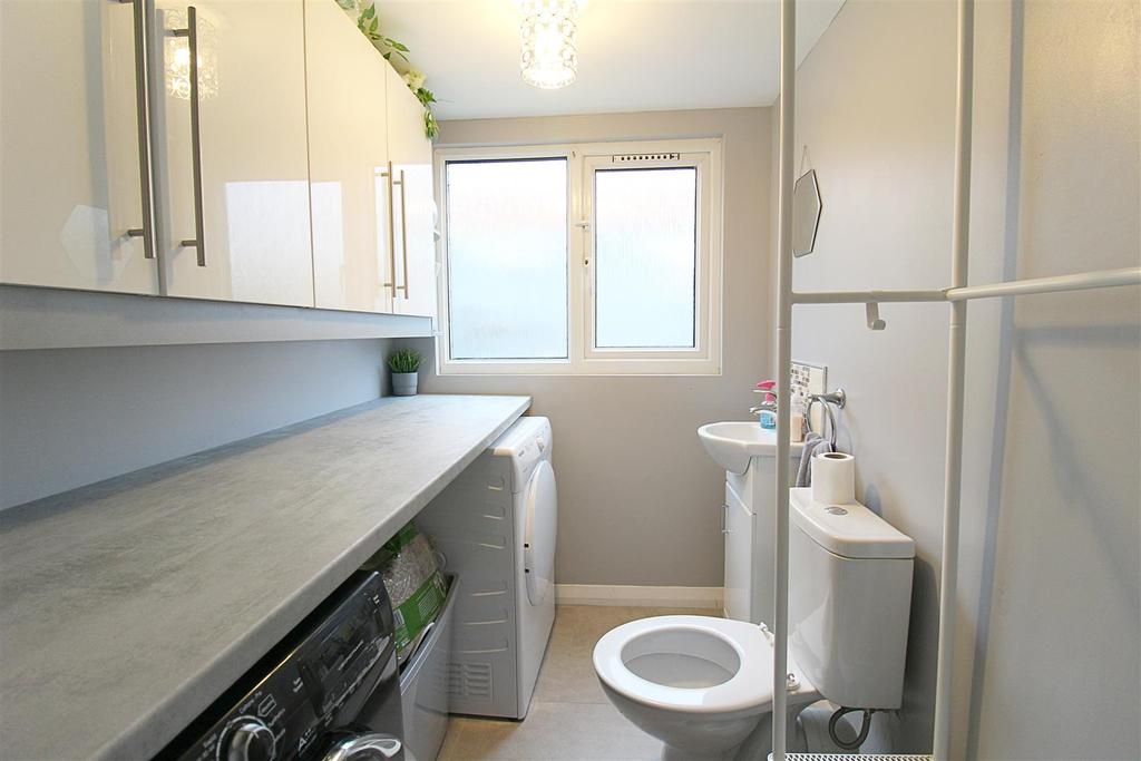 Cloakroom/utility room