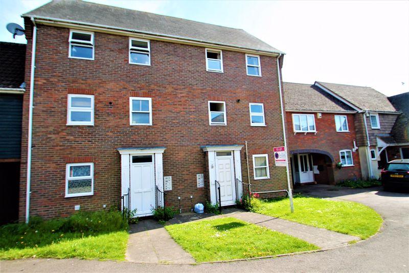 Wivelsfield, Eaton Bray, Bedfordshire 1 bed apartment £675 pcm (£156 pw)