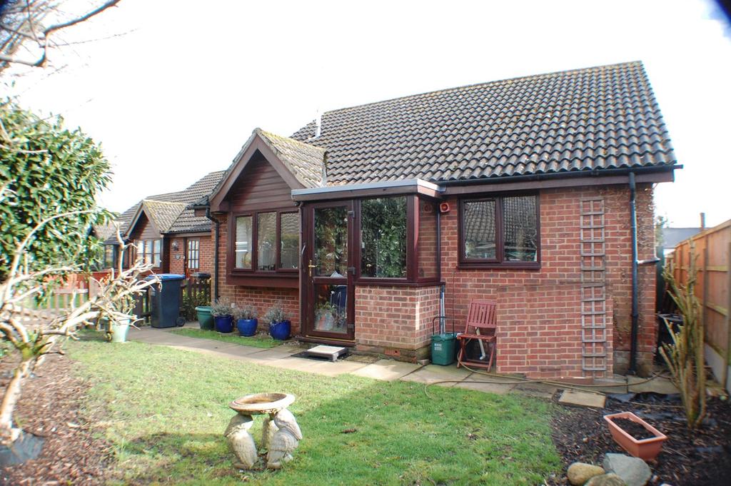 Garden Close, Woolmer Green, Knebworth, SG3 2 bed detached bungalow £419,950