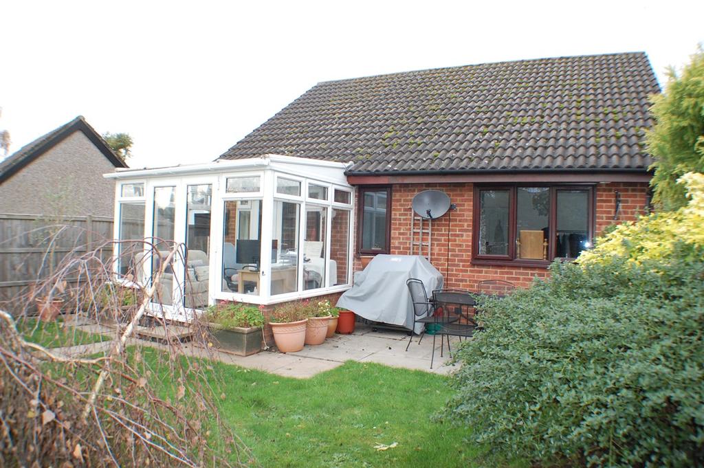 Garden Close, Woolmer Green, Knebworth, SG3 2 bed detached bungalow £419,950