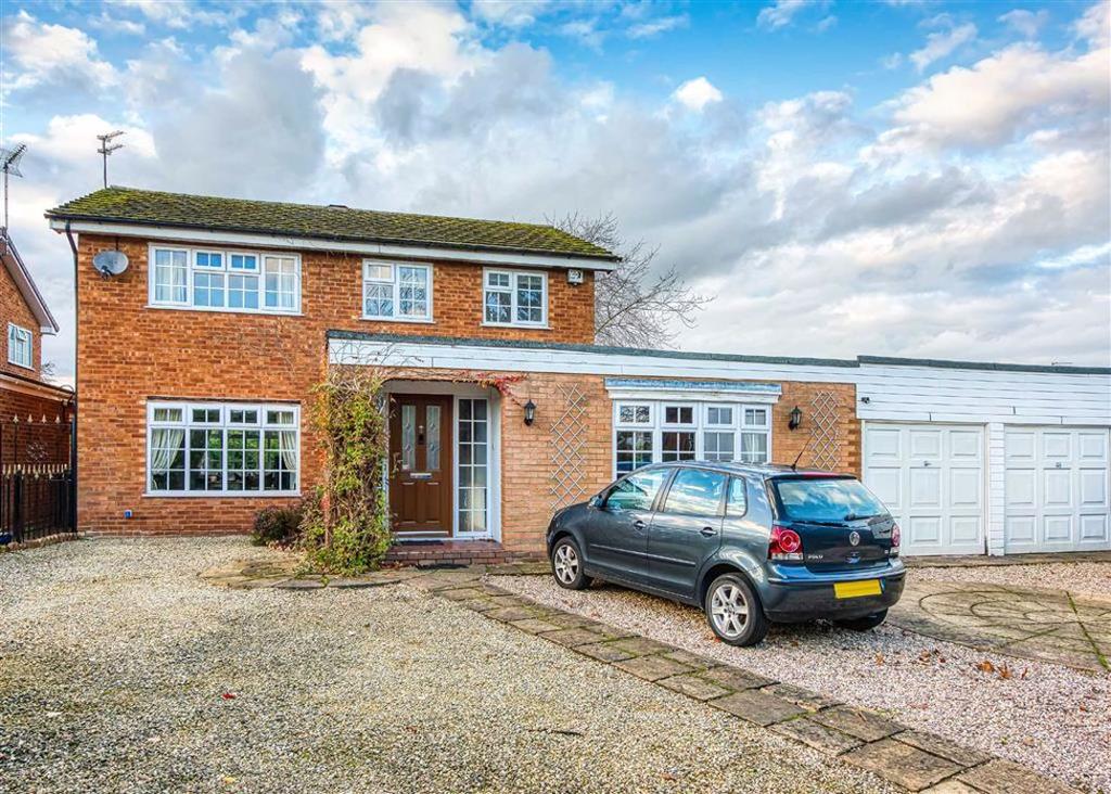 21, Windsor Gardens, Codsall, Wolverhampton, WV8 3 bed detached house