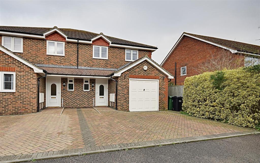 Tamarisk Gardens, BexhillOnSea 3 bed semidetached house £319,950