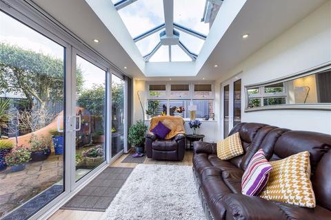 14 Apple Tree Close, Churchdown, Gloucester, GL3 1JT