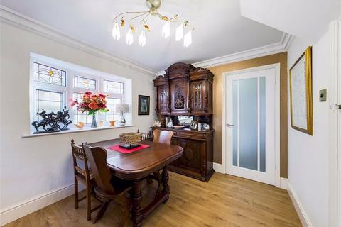 14 Apple Tree Close, Churchdown, Gloucester, GL3 1JT