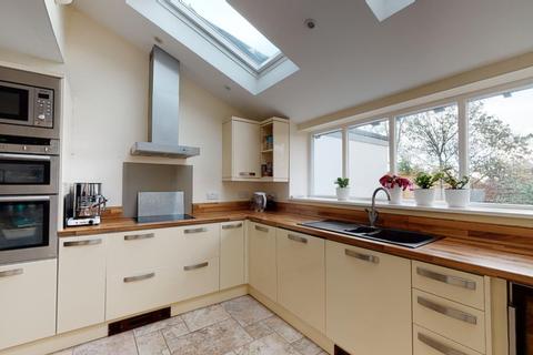 21 Highfield Close, Rough Common, Canterbury, CT2 9DX