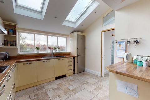 21 Highfield Close, Rough Common, Canterbury, CT2 9DX