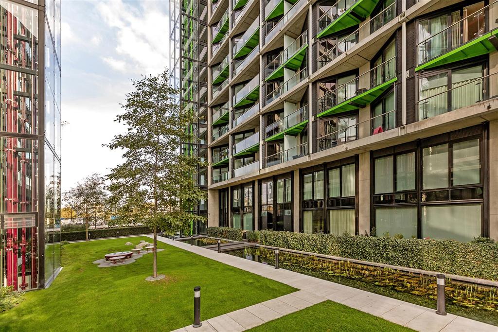 18578 garton jones    flat 213 4 riverlight   16.j
