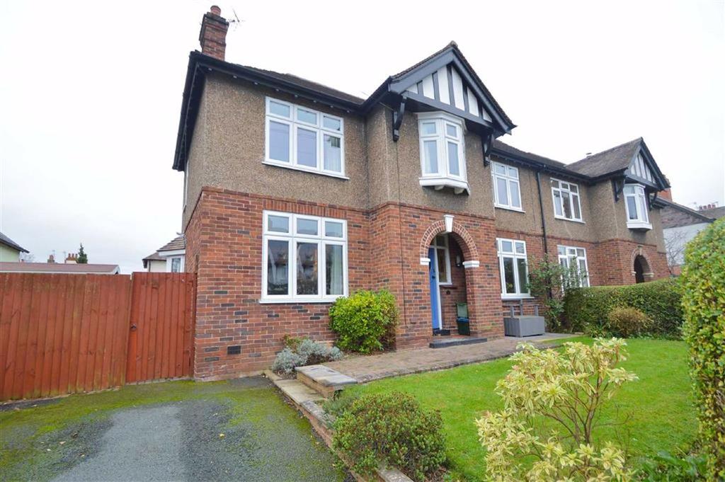 Woodfield Road, Copthorne, Shrewsbury 3 bed semidetached house £390,000