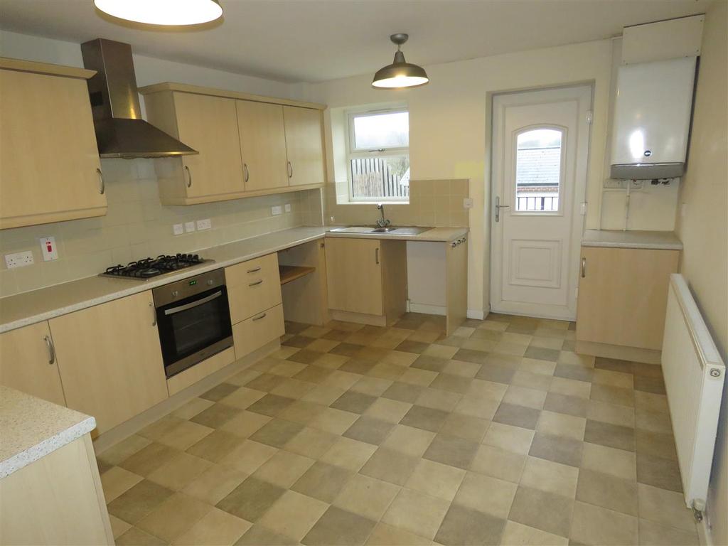 67a Church Street Elsecar Barnsley 4 bed terraced house £550 pcm (£