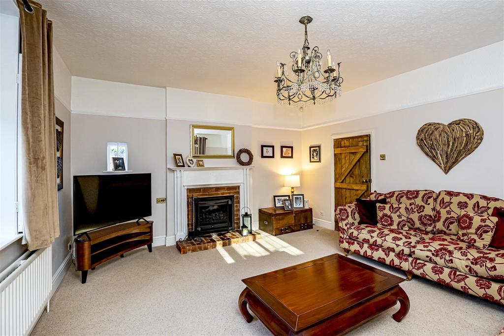 Chapel Lane, Great Barr 3 bed cottage £465,000