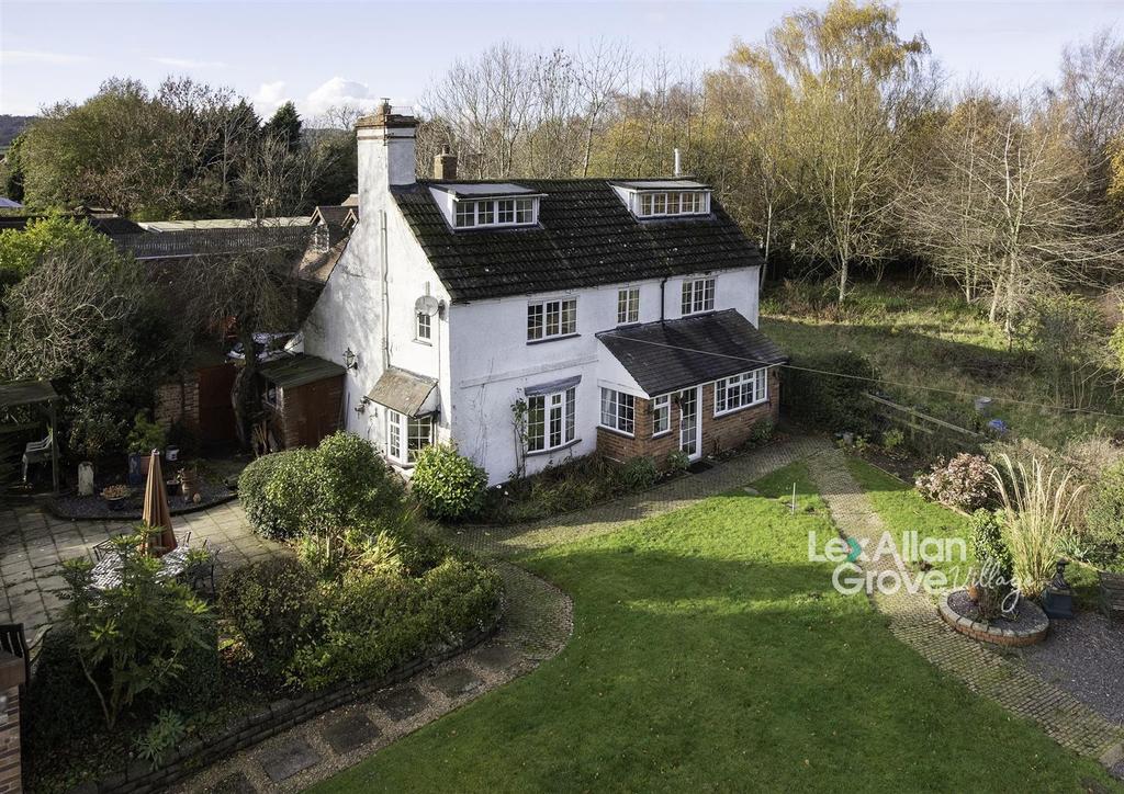 Bromsgrove Road, Romsley, Halesowen 5 bed detached house £615,000