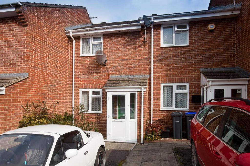 Mill Green Road, Amesbury 2 bed house £775 pcm (£179 pw)