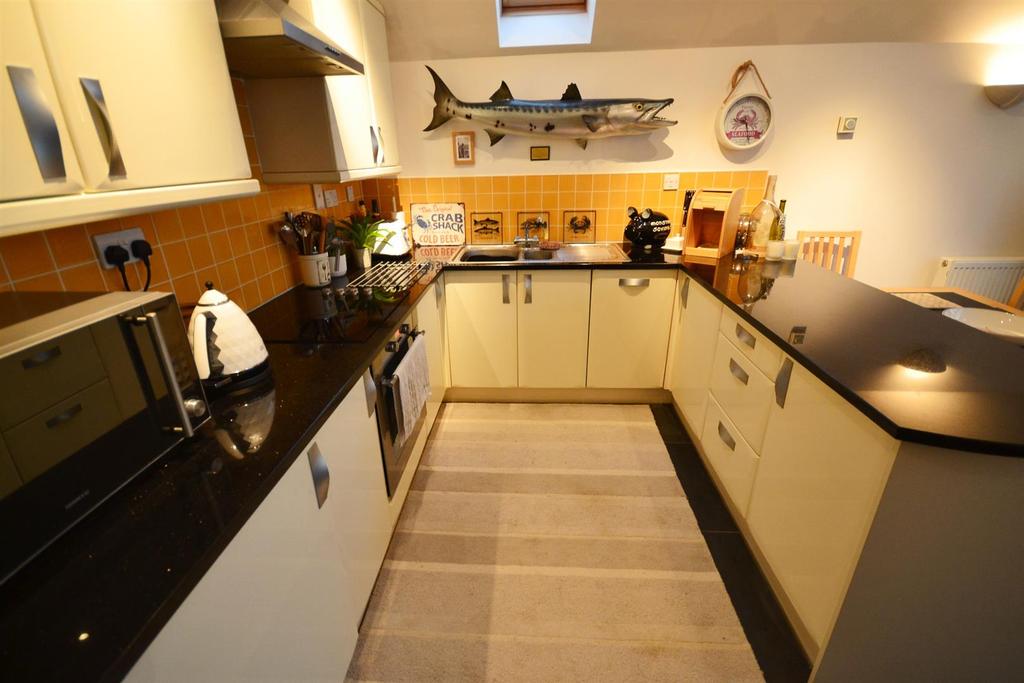 Kitchen 1.jpg