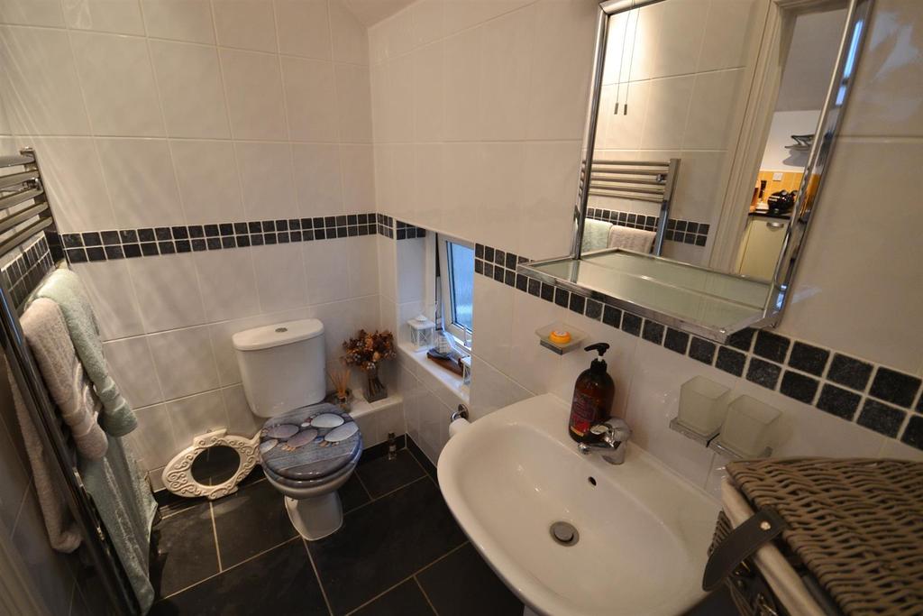 Bathroom one.jpg