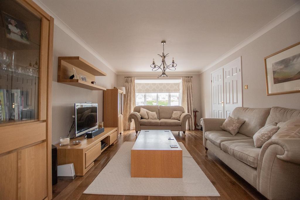 Melton Gardens, Edwalton, Nottingham 4 bed detached house £500,000