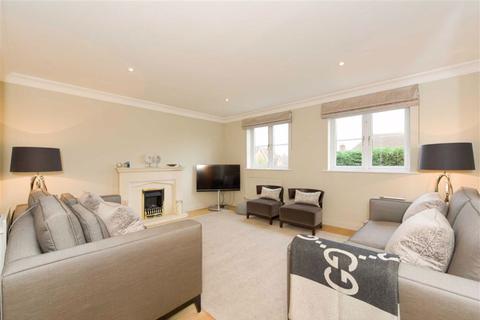 9 Medina Square, Epsom, KT19 7NS