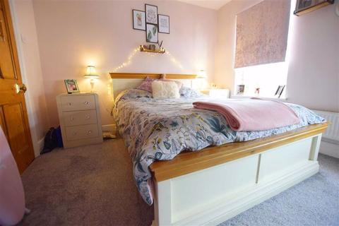 8 Armscroft Road, Gloucester, GL2 0SQ