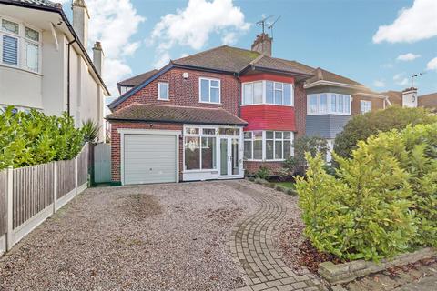 32 Berkeley Gardens, Leigh-on-sea, SS9 2TE