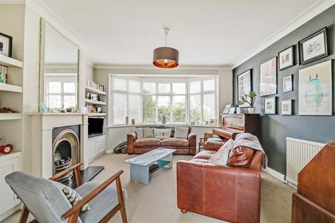 32 Berkeley Gardens, Leigh-on-sea, SS9 2TE