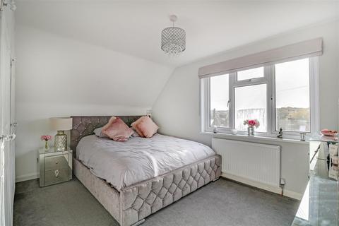 19 Boundary Road, Leigh-on-sea, SS9 5BP
