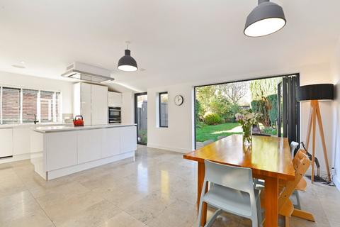 44 Minster Road, Godalming, GU7 1SR