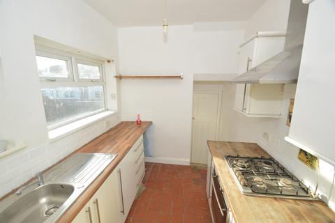2 bedroom ground floor flat to rent, Saltwell Place, Gateshead, NE8
